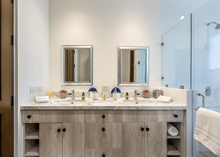 Deluxe Ground Floor 3 Bedroom Sleeps 8 With Amenities Сasa de vacaciones Cabo San Lucas