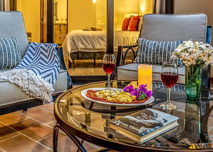 Сasa de vacaciones Deluxe Ground Floor 3 Bedroom Sleeps 8 With Amenities